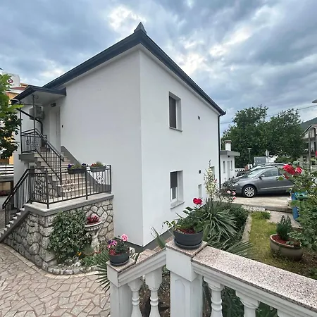 Apartment Ariana Selce